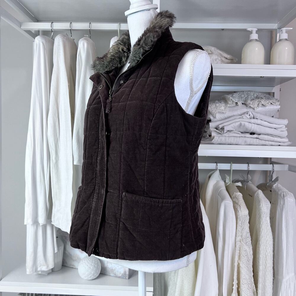 Charter Club Brown  Puffer Vest.  Sz. Petite Medium Item #0230 - Picture 2 of 11